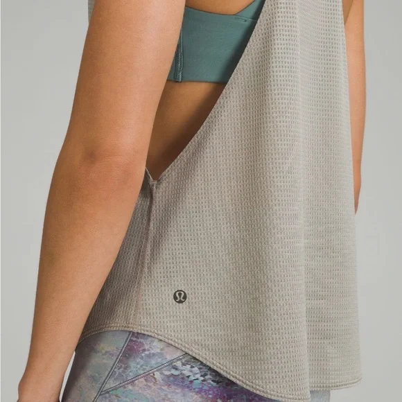 LAB W Grid Mesh Training Tank *Graphic - Picture 4 of 10